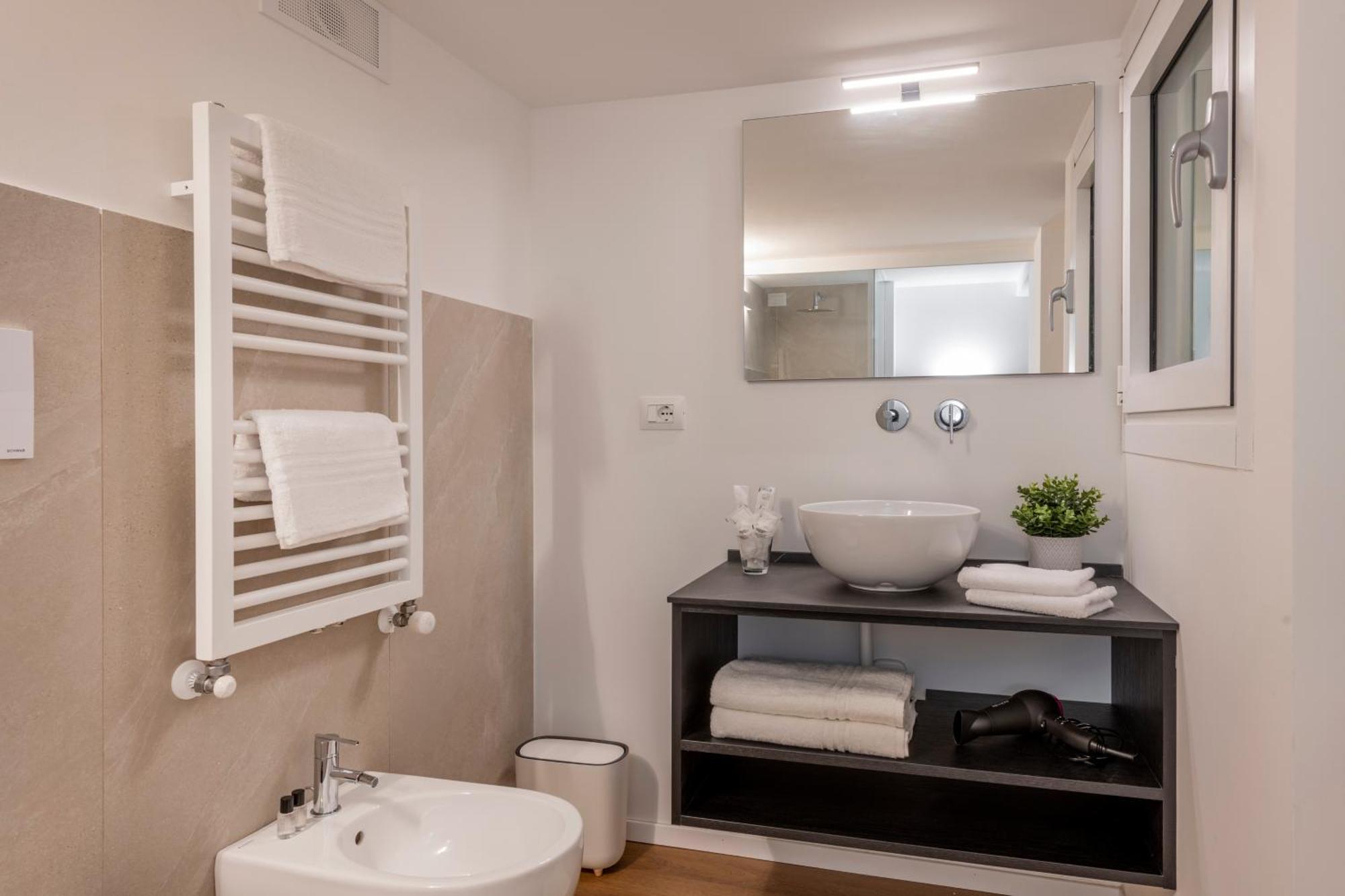 Bnbutler - Inbrera Suites - Giulianova, 1 Milano Dış mekan fotoğraf