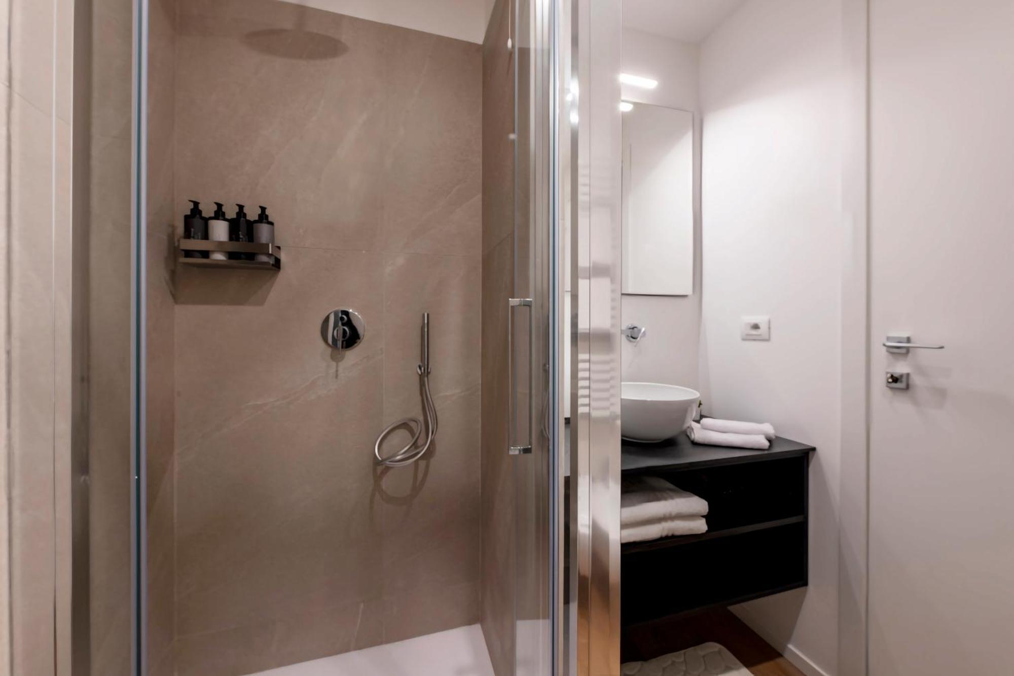 Bnbutler - Inbrera Suites - Giulianova, 1 Milano Dış mekan fotoğraf